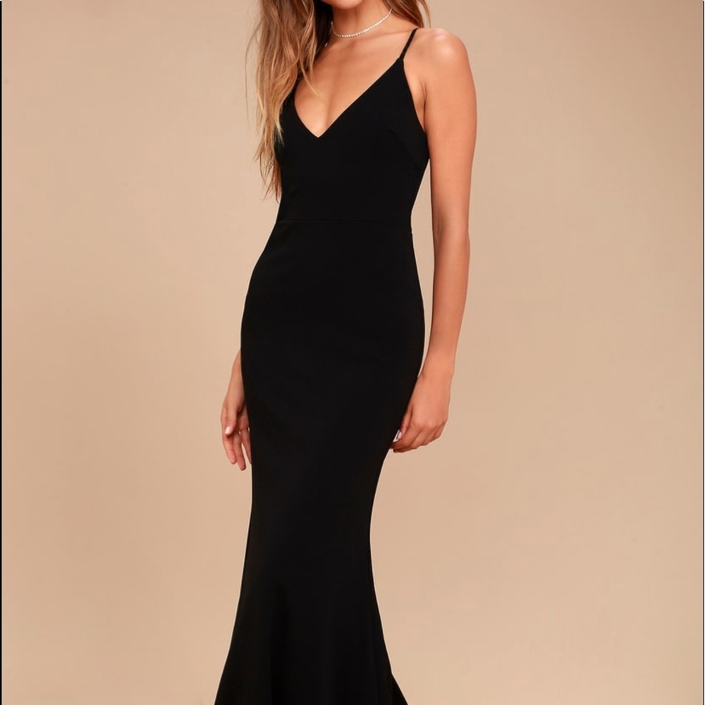 Really cute prom dress never worn and won’t wear.